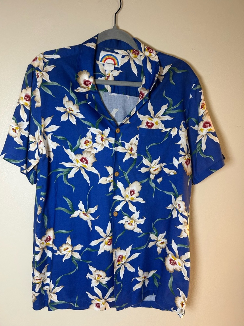 Lot of 2 Paradise Found Hawaii Shirts - 100% Rayon - Size S (Small) - READ
